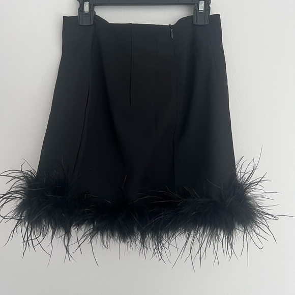 NWT Feather Mini Skirt - Picture 2 of 3